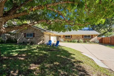 1207 Mildred Ln, Benbrook, TX 76126