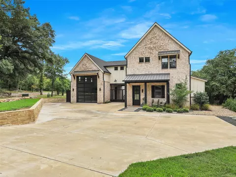 3100 Grand Point Ct, Granbury, TX 76049