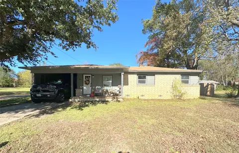 203 E Cedar St, Winnsboro, TX 75494