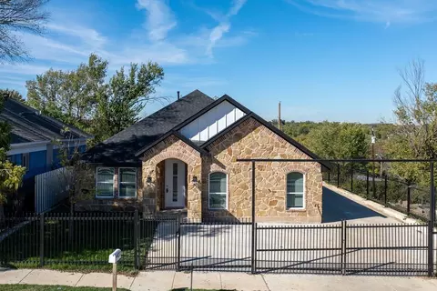 1004 Ash Crescent St, Fort Worth, TX 76104
