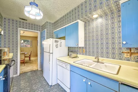 Kitchen - 2016 Sandy Trl, Richardson, TX 75080 photo 3 of 4