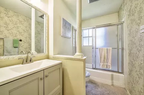 Bath - 2016 Sandy Trl, Richardson, TX 75080 photo 1 of 3