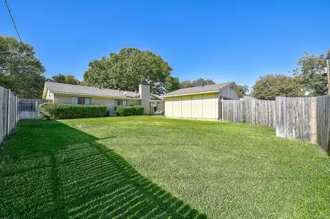 Exterior - 2016 Sandy Trl, Richardson, TX 75080 photo 4 of 4