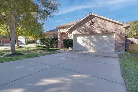 1140 Long Pointe Ave, Fort Worth, TX 76108