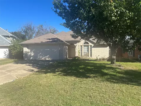 4216 Maryanne Pl, Haltom City, TX 76137