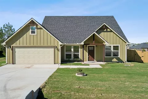 2412 Christine Dr, Granbury, TX 76048