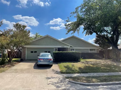 2028 Inverness Dr, Carrollton, TX 75007