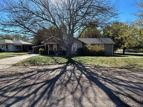 415 W Walnut St, Whitewright, TX 75491