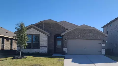 1919 Jackson St, Cleburne, TX 76033