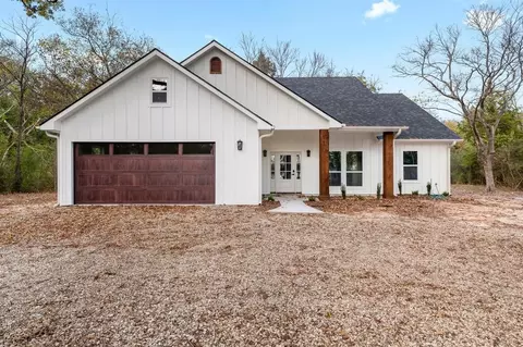 1309 Mitchell Dr, Bonham, TX 75418