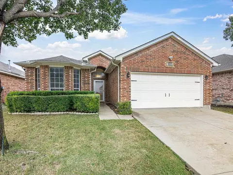 9921 Bend Ct, Fort Worth, TX 76177
