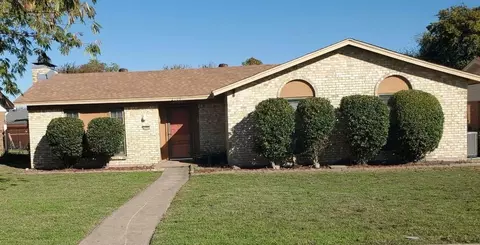 2105 Vail Dr, Garland, TX 75044