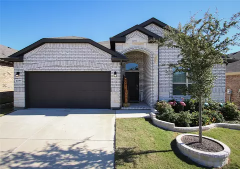 2377 Waggoner Ranch Dr, Weatherford, TX 76087