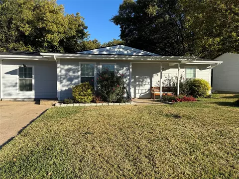 903 E Lovers Ln, Arlington, TX 76010