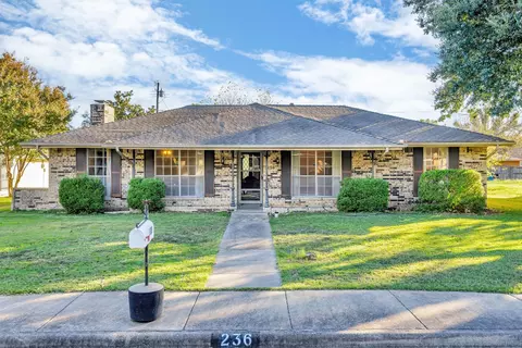 236 Charles St, Desoto, TX 75115
