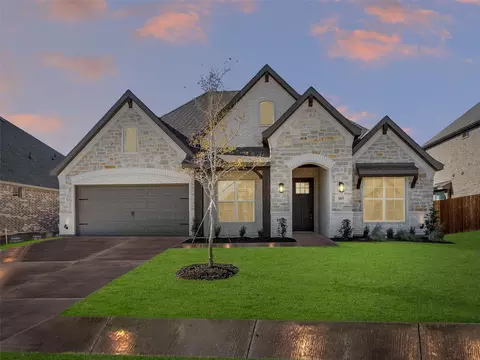 105 Mockingbird Hill Dr, Joshua, TX 76058
