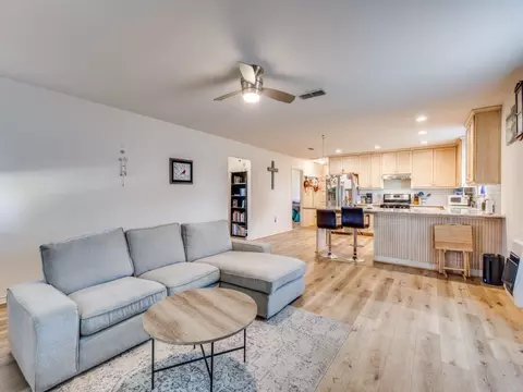 1078 Baker Rd, Pilot Point, TX 76258 photo 10