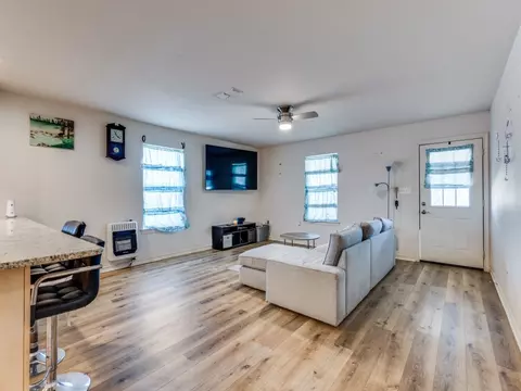 1078 Baker Rd, Pilot Point, TX 76258 photo 6