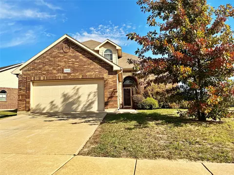 1233 Sunderland Ln, Fort Worth, TX 76134