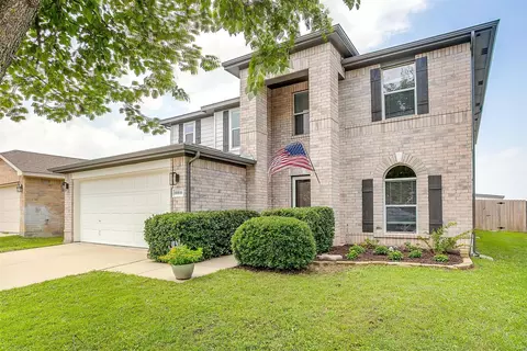 10016 Cougar Trl, Fort Worth, TX 76108