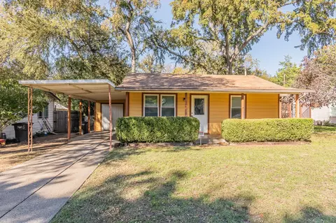 6040 Sundown Dr, Fort Worth, TX 76114