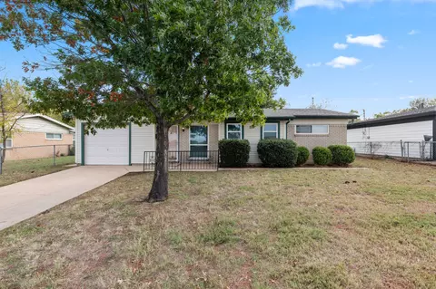 501 N Davis Dr, Arlington, TX 76012