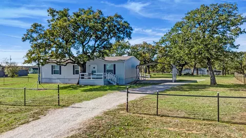 211 Dorothy Ln, Springtown, TX 76082