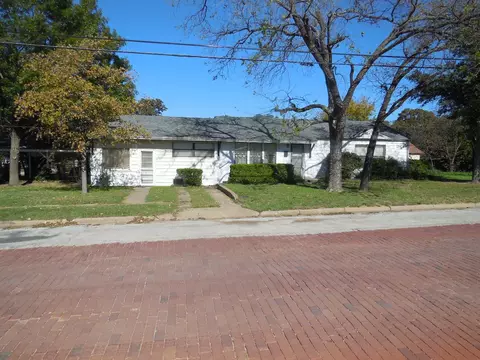 1003 W Plummer St, Eastland, TX 76448
