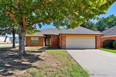 1124 Bayfield Dr, Denton, TX 76209