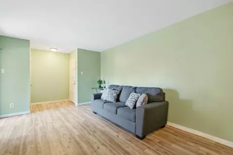 2812 Lineville Dr #207, Farmers Branch, TX 75234