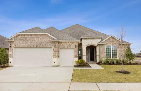 945 Freedom Ln, Aubrey, TX 76227