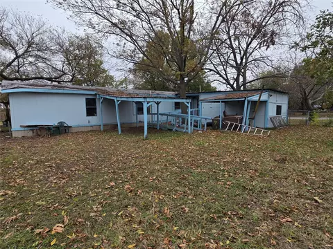 716 N Border St, Cleburne, TX 76031 photo 5