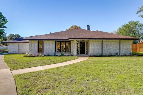 6954 Fox Ridge Ct, Fort Worth, TX 76133