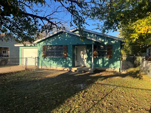 3204 29th St, Fort Worth, TX 76106