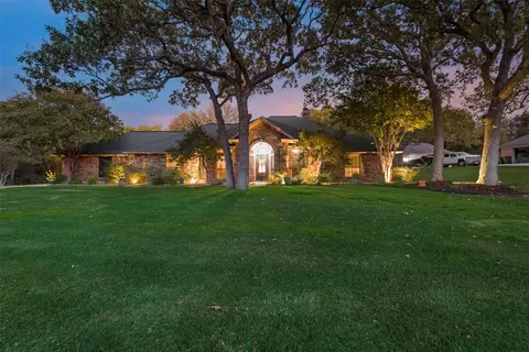 152 Tamarron Dr, Lakeside, TX 76135