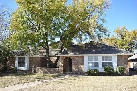 7808 Silveridge Dr, Fort Worth, TX 76133
