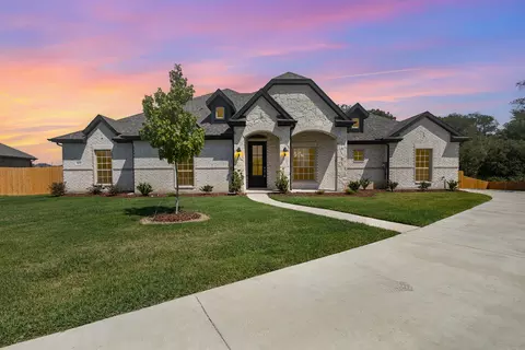1811 Osage Ct, Desoto, TX 75115