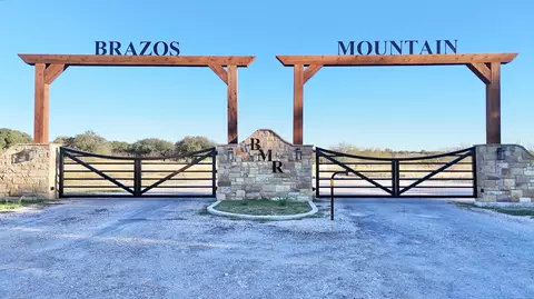 124 Wooded Acres Dr, Mineral Wells, TX 76067