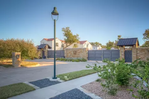 117 Pineland Pl, Fort Worth, TX 76114