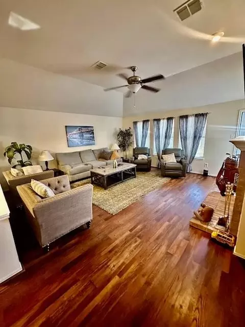 2929 Marsh Dr, Lancaster, TX 75134