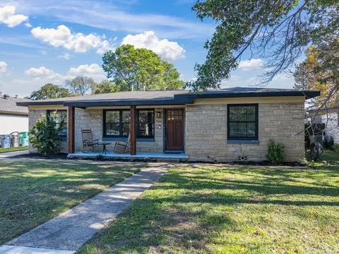 121 S Roberts Cut Off Rd, Fort Worth, TX 76114