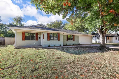 5425 Randol Dr, North Richland Hills, TX 76180