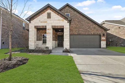 682 Scarlett St, Forney, TX 75126