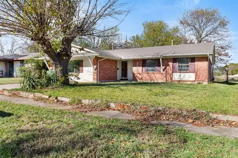 2207 E Alma Ave, Sherman, TX 75090