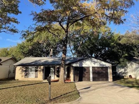 5633 Denise Dr, Haltom City, TX 76148