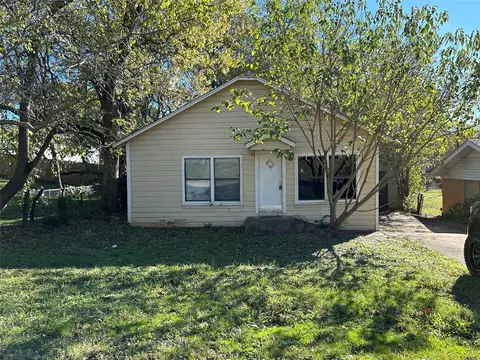 1210 W Morgan St, Denison, TX 75020