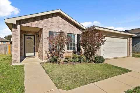 1921 Elk Lake Trl, Justin, TX 76247