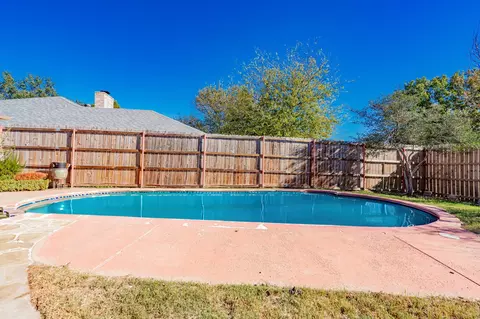 Exterior - 1802 Westgate Dr, Terrell, TX 75160 photo 3 of 5
