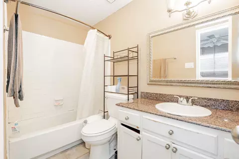 Bath - 1802 Westgate Dr, Terrell, TX 75160 photo 1 of 2