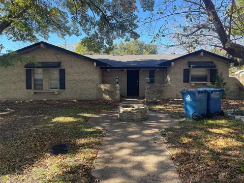 1221 Holt Ave, Desoto, TX 75115